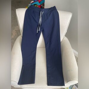 Figs women’s navy scrub pants
